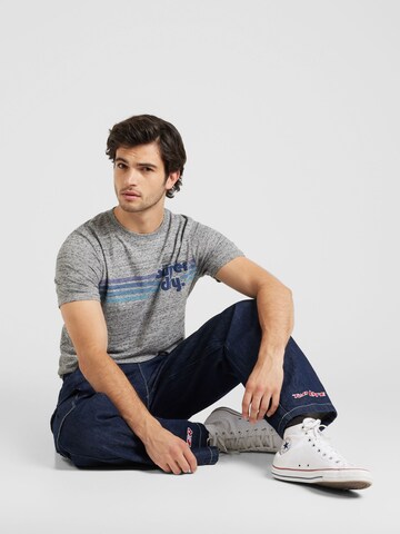 Superdry - Camiseta 'Terrain' en gris