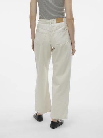 VERO MODA Regular Jeans 'EVELYN' in White