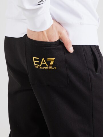 EA7 Emporio Armani Tapered Παντελόνι σε μαύρο