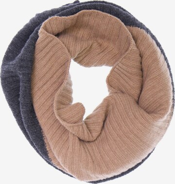 Max Mara Scarf & Wrap in One size in Beige: front