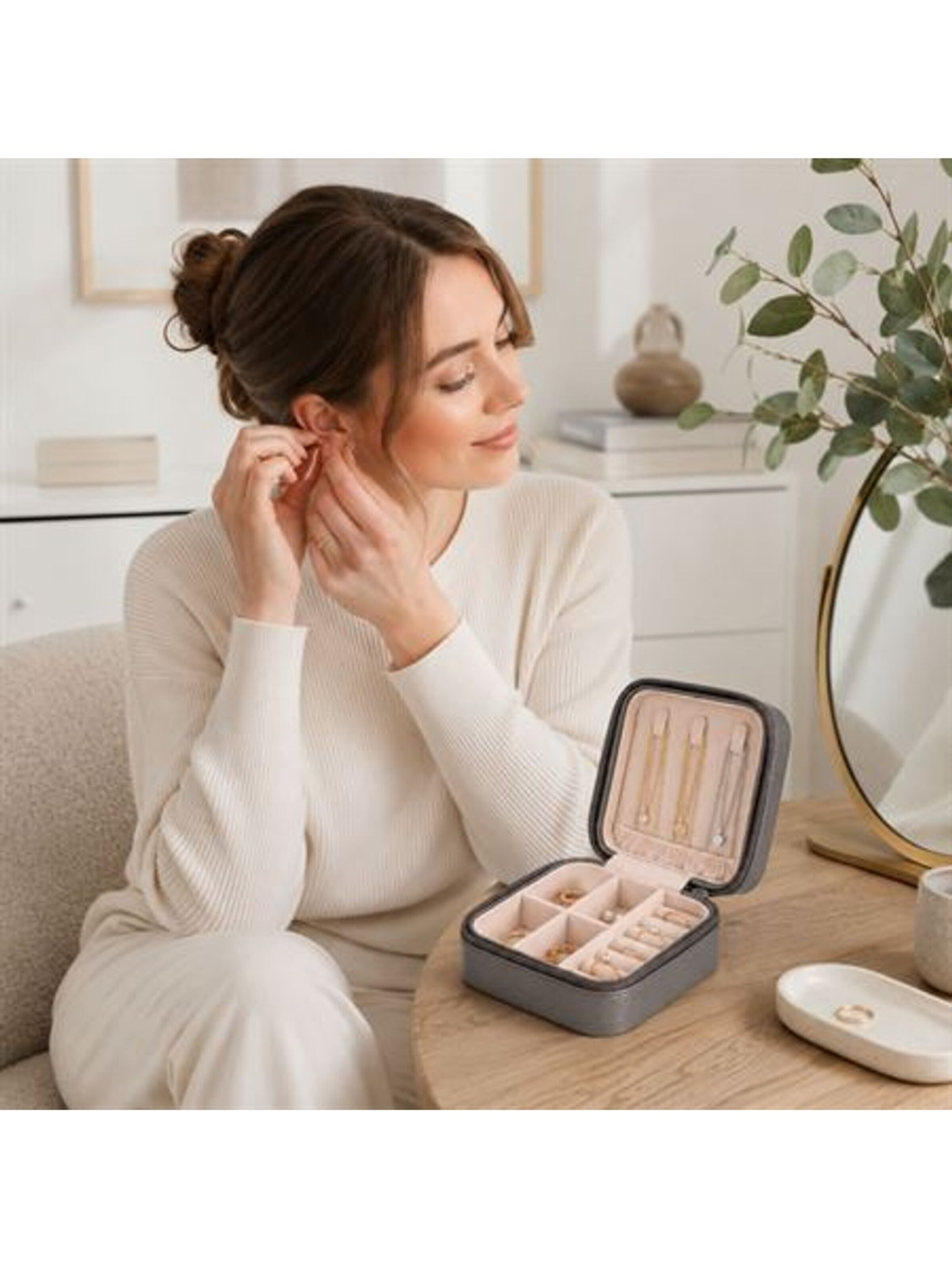 Portagioie di UNIQ Beauty in grigio