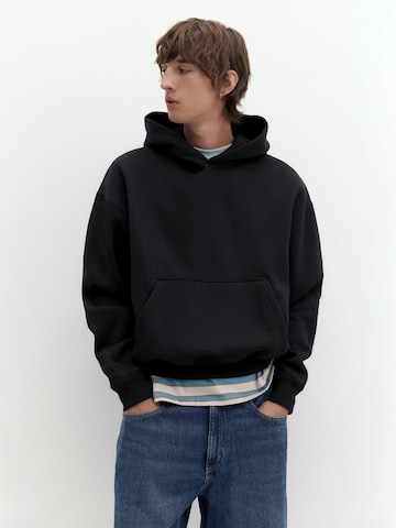Pull&BearSweater majica 'STWD' - crna boja: prednji dio