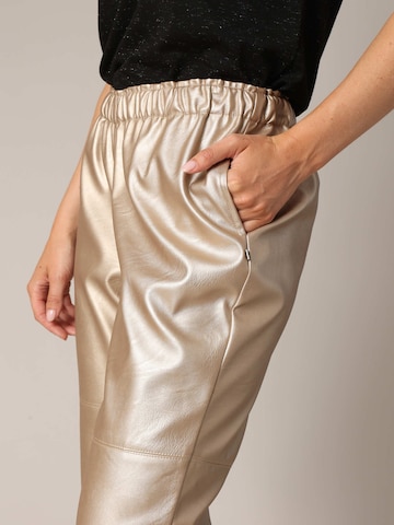 Regular Pantalon Deeluxe en or