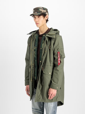 ALPHA INDUSTRIES Демисезонная куртка в Зеленый: спереди