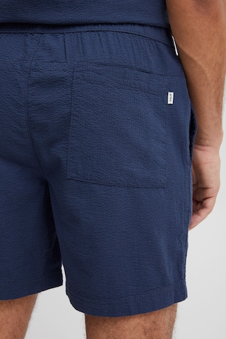 !Solid Regular Hose in Blau