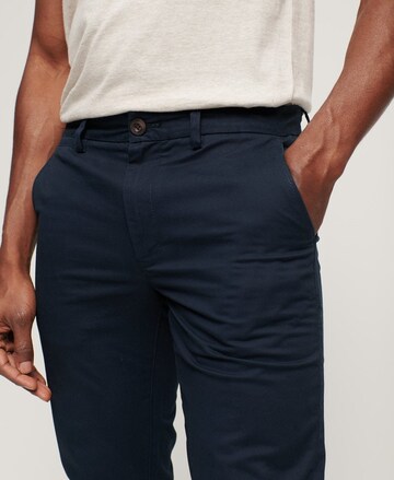 Superdry Slimfit Chinohose in Blau