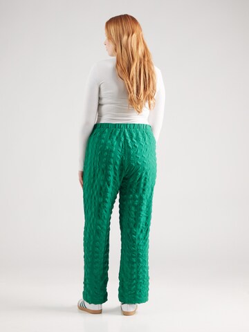 regular Pantaloni di Vero Moda Curve in verde