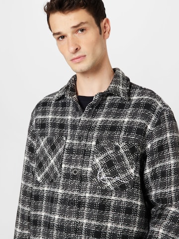 Karl Kani - Regular Fit Camisa em preto