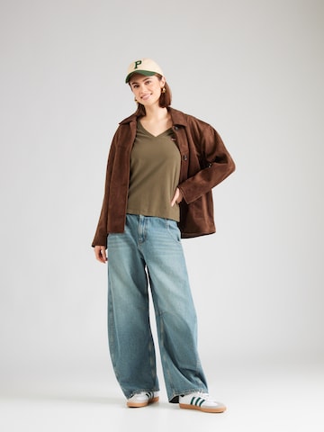 LEVI'S ® T-Shirt 'The Perfect' in Grün