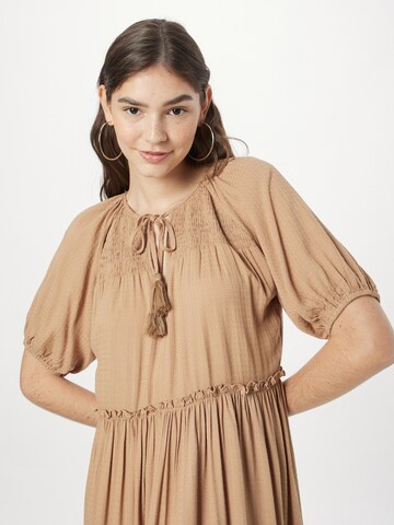 Robe d’été Molly BRACKEN en beige