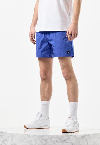 Regular Shorts de bain 'Stacks' Weekend Offender en bleu : devant