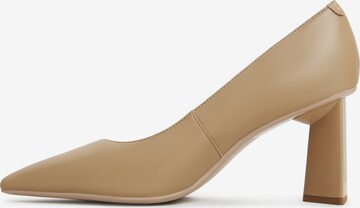 CESARE GASPARI Pumps in Beige: front