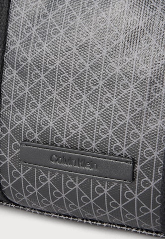 Calvin Klein - Mala de ombro em preto