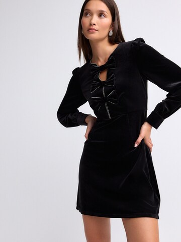 Next - Vestido en negro
