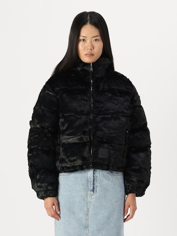 ALPHA INDUSTRIES Zimná bunda - Čierna: predná strana
