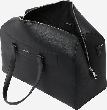 Borsa weekend 'Minimalism' di Calvin Klein in nero