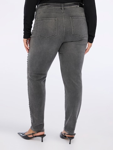 Skinny Jean Fiorella Rubino en gris