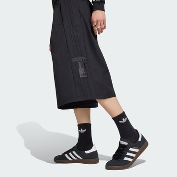Loosefit Pantalon à pince 'Adibreak' ADIDAS ORIGINALS en noir