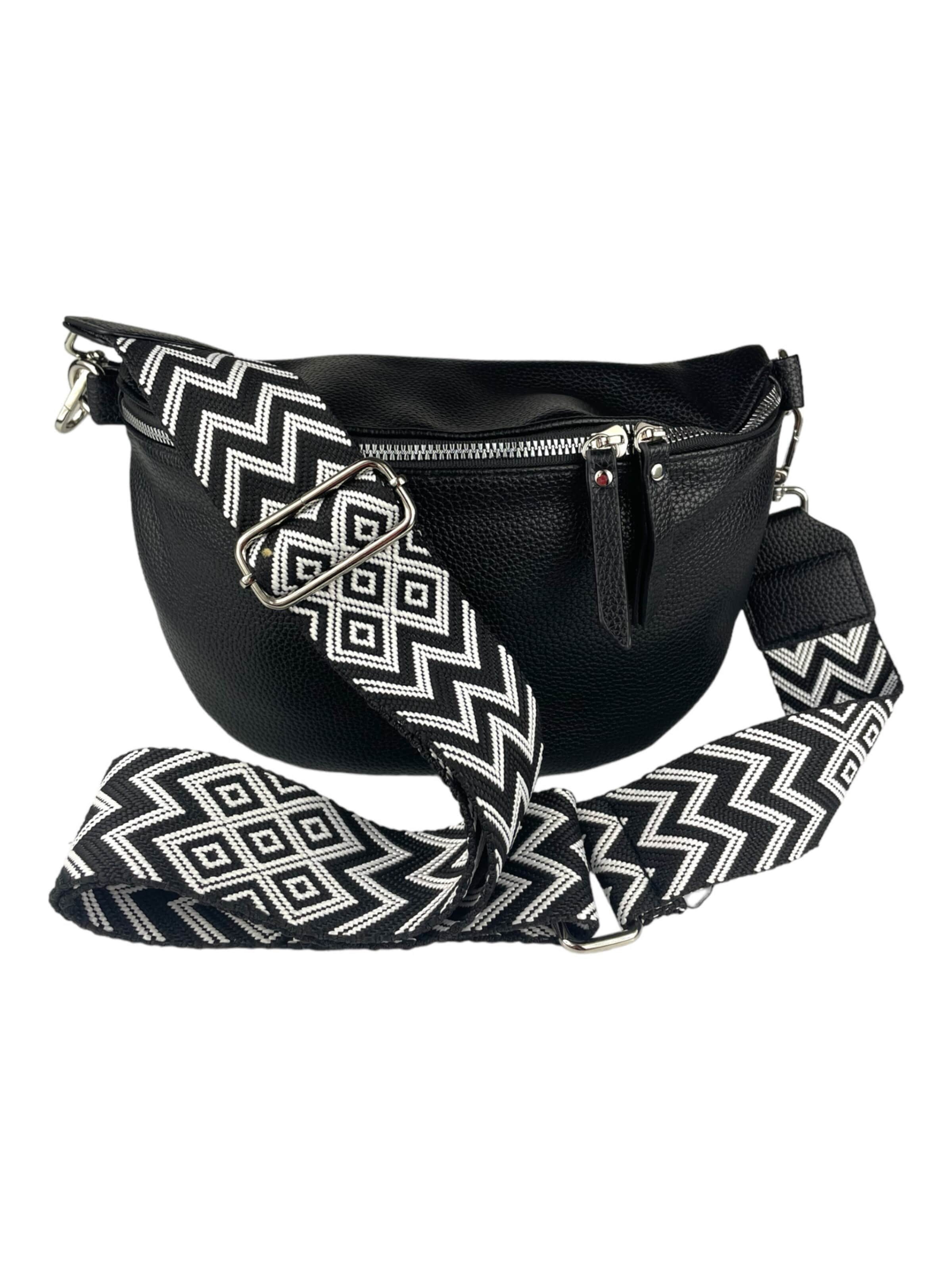 Kumixi Belt bag in Black: front