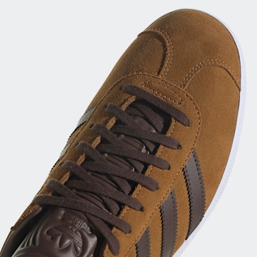 ADIDAS ORIGINALS Rövid szárú sportcipők 'Gazelle' - barna