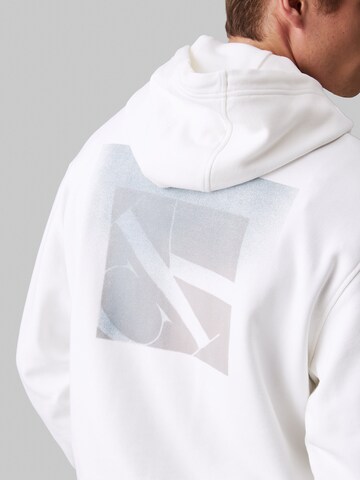 Sweat-shirt Calvin Klein Jeans en blanc