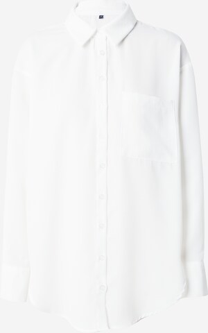 Trendyol Blouse in White: front