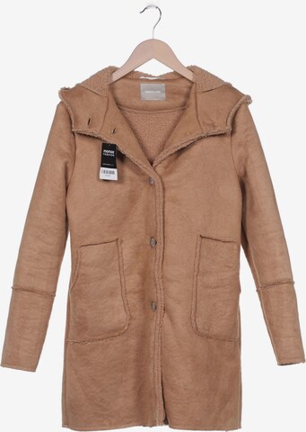 Amber & June Jacket & Coat in L in Beige: front