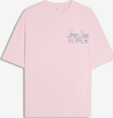 Tricou de la Bershka pe roz: față