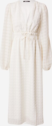 Robe 'Misty' Gina Tricot en blanc : devant