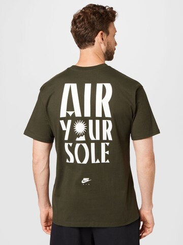 Nike Sportswear Shirt 'DNA Air' in Green: front