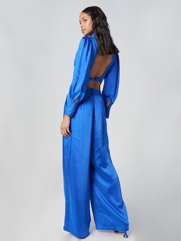 Wide Leg Pantalon à pince 'Elva' ABOUT YOU x Emili Sindlev en bleu