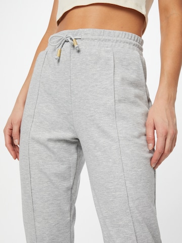 Coupe slim Pantalon à plis Dorothy Perkins en gris