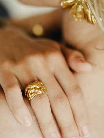 Anello 'The Terra' di Les Reines in oro