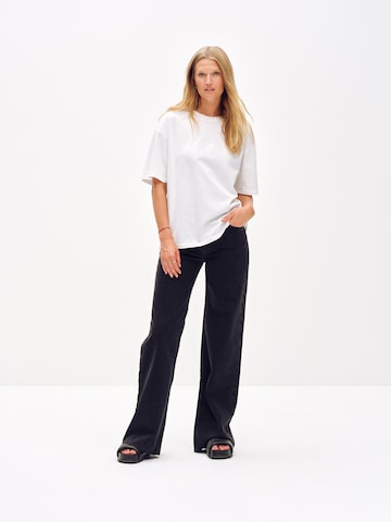 ABOUT YOU x Toni Garrn Shirt 'Jenna' in Wit