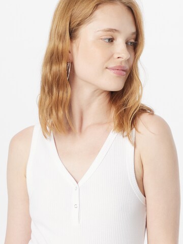 QS Top in Weiß