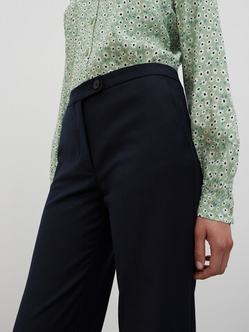 EDITED Regular Pantalon 'Hovet' in Blauw