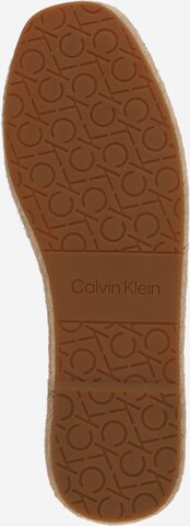 Calvin Klein حذاء قماشي بلون أزرق