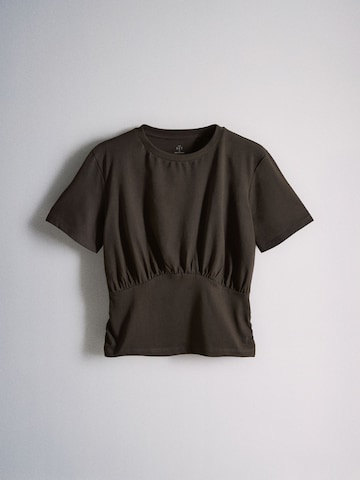 The Set T-Shirt in Braun