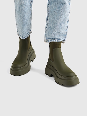 Pull&Bear Chelsea boots in Green