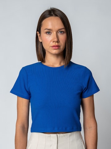 GORG Shirt 'Geripptes Cropped T-Shirt' in Blauw