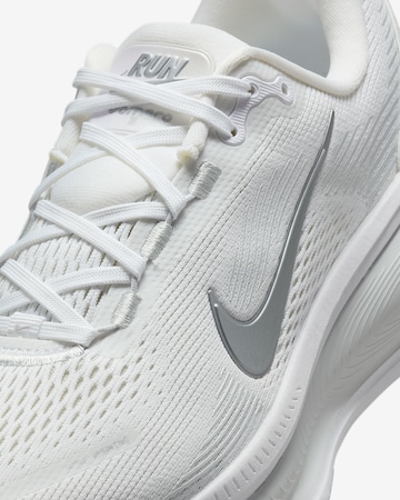 NIKE Running Shoes 'Vomero 18' in White