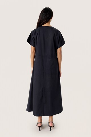 SOAKED IN LUXURY Jurk 'Bamone' in Zwart