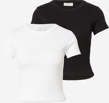 Gina Tricot Тениска в черно: отпред