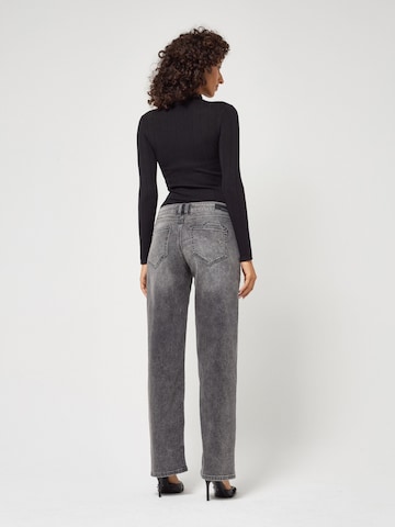 Gang Regular Jeans '94RIVER' in Grau