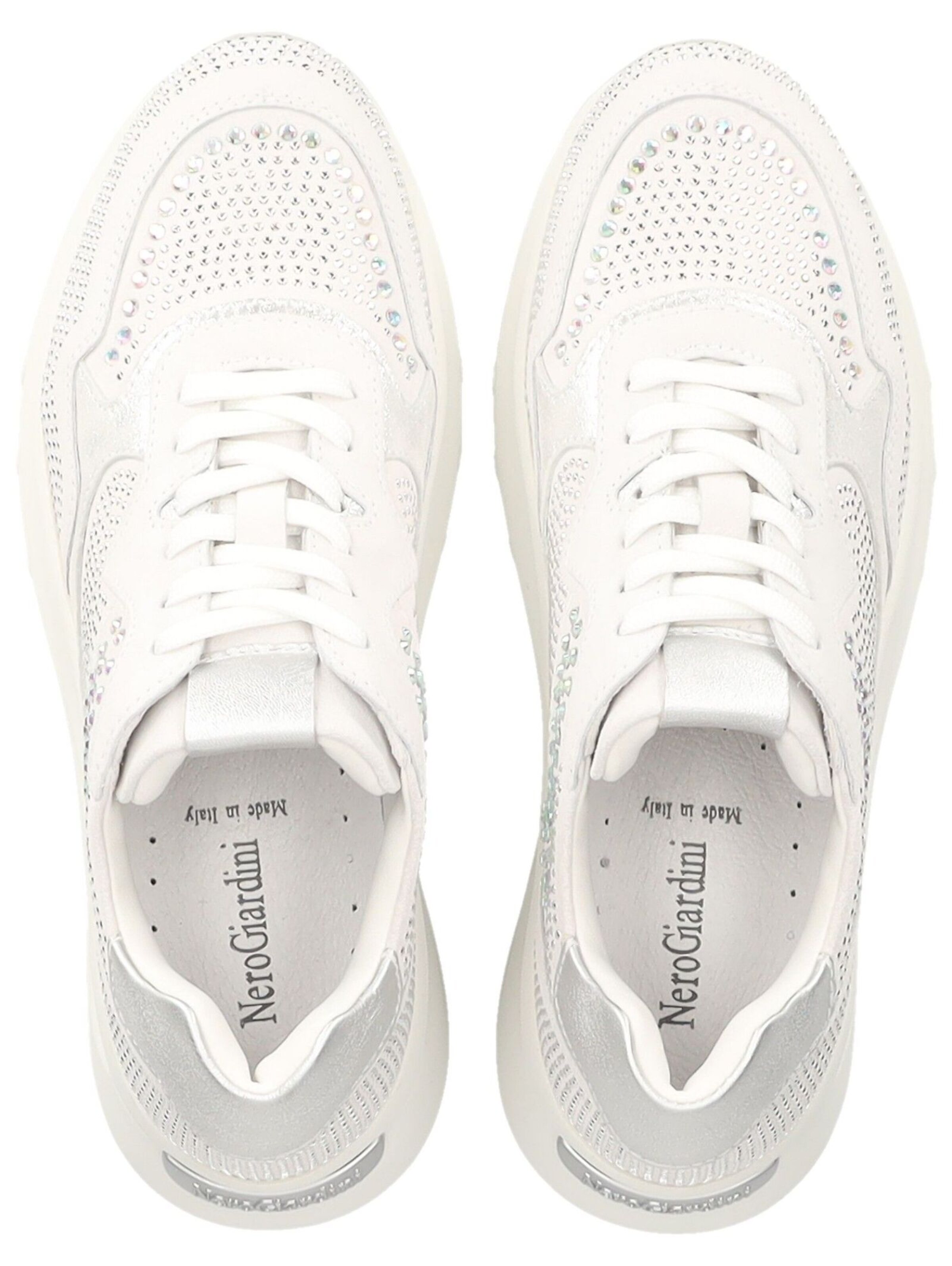 Baskets basses Nero Giardini en blanc