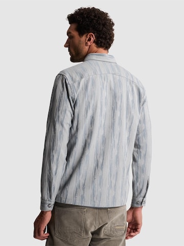CAST IRON - Ajuste regular Camisa 'Overshirt with jacquard pattern and chest pocket' en gris