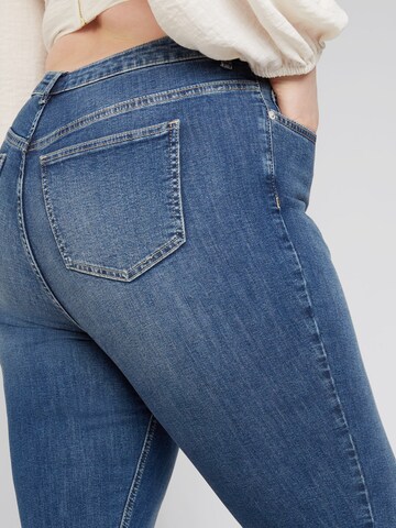 CITA MAASS co-created by ABOUT YOU Slimfit Jeans 'Juliana' in Blauw