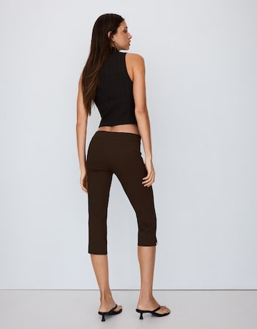 Slimfit Pantaloni di Bershka in marrone
