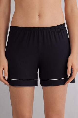 INTIMISSIMI Shorty in Schwarz: Vorderseite