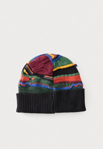 Carlo Colucci Beanie in Black: back
